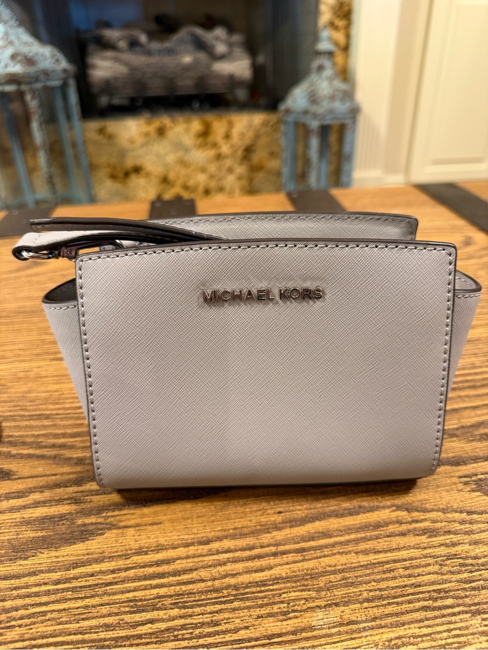 A19 - MICHAEL KORS Women's Selma Gray Saffiano Leather Mini Messenger Crossbody